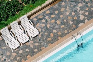 Limpeza de Pedra de Piscina